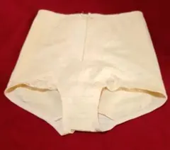 補正下着　クリーム色 ストライプ ハイウエストガードル