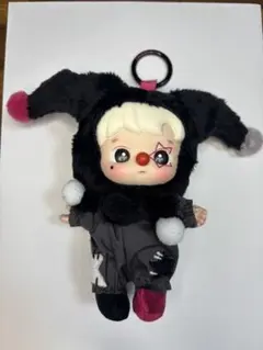 美品】POP MART ハチププ WHY SO SERIOUS キーホルダー - メルカリ