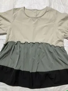 新品　未着用　フリルデザイン 半袖トップス
