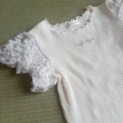 【最終値下げ】フラワー刺繍フリル袖Tシャツ　90cm