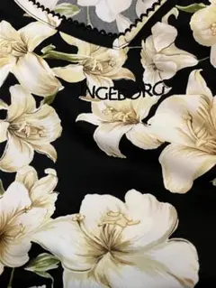 インゲボルグ長袖Tシャツ薄手のデザインゆりが美しいデザインパンツと相性抜群