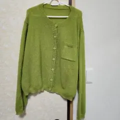 グリーン ボタン付きカーディガン