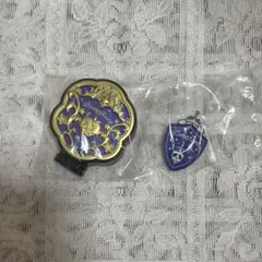 ツイステ コンパクトミラー ポムフィオーレ寮 ピンバッジ