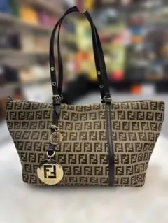 ☆美品☆FENDI ズッカ柄 パンチング スモールトートバッグ カーキx 