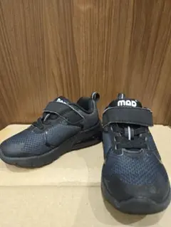 スニーカー 黒 ブラック　ベビー　シューズ　子供　キッズ　マッドフット