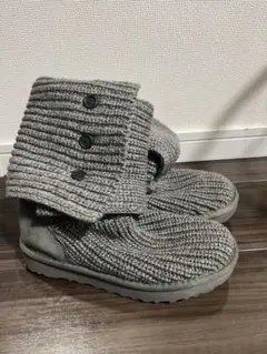 【1/16までの販売】UGG グレー ムートンブーツ ボタン付き
