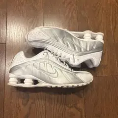 Nike Shox ナイキ ショックス R4