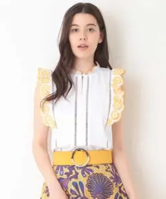 新品タグ付きTARA JARMON タラジャーモン 刺繍プリーツブラウス - メルカリ