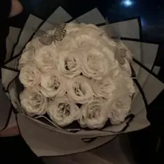 ワンホンブーケ 50本 ホワイトローズ アートフラワー 花束 - メルカリ