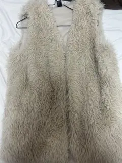 ベージュ ファー ベスト