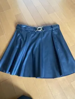 ZARAの合皮のブラックスカート ベルト付き