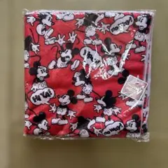 【新品未開封】ミッキーマウス バスタオル 赤パターン柄　マイクロファイバー