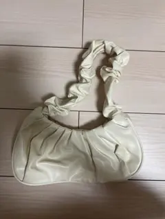 アイボリー フリルハンドル ハンドバッグ