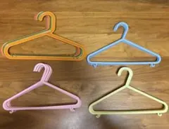 カラフルプラスチックハンガー27本セット