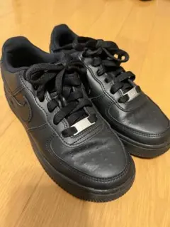 NIKEキッズのスニーカーになります！