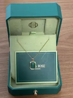 【ほぼ新品】マラカイト ネックレス 緑色