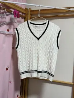ニット ベスト 白 黒ライン