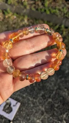 キラキラ黄金色のブレスレット（ゴム交換済み）〜金運・家庭運を上げたい方へ〜