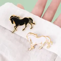 馬 ピンバッジ 2個セット ホース ブローチ 白 黒 ペア 2026 午年 開運