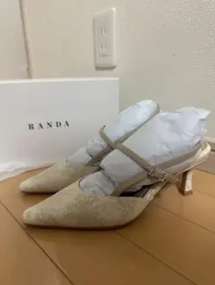 RANDA トワルドゥジュイバックストラップパンプス(アイボリー)