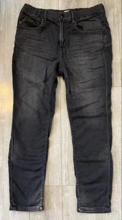 Yanuk ブラック スリムフィット　ストレッチデニム