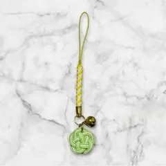 ハンドメイド 水引ストラップ 黄緑×白 梅結び 鈴付き 和小物