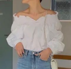 オフショルダー 春 M 白 ホワイト ブラウス シャツ　可愛い トップス 長袖
