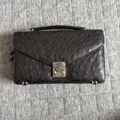 オーストリッチ風レザー 黒色 クラッチバッグ