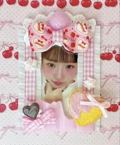 トレカケースデコ レジンデコ ホイップデコ チョコレートピンク いちご