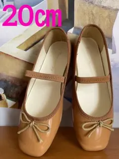 発表会用？女の子20センチストラップ付きシューズ