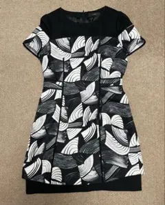 【LINE】韓国ブランド　半袖ミニワンピース　波模様