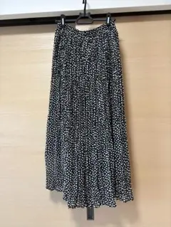 レディースプリーツロングスカート　ウエストゴム　Ｍサイズ
