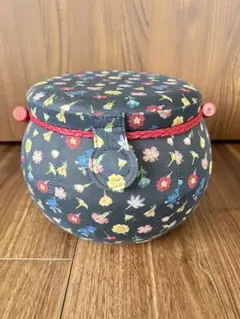ユザワヤ　かわいい　裁縫箱　リバティ