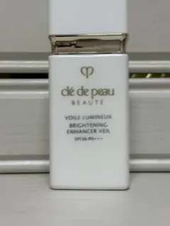 クレドポーボーテ　ヴォワールルミヌ　下地