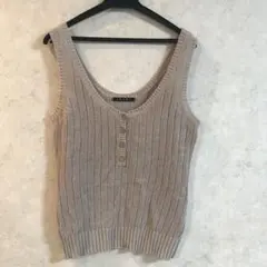 【値下げしました】 ニットタンクトップのサムネイル