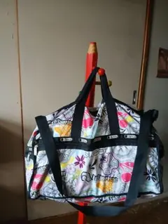 レスポートサックの、大ぶり軽量大収納な合繊バッグ、ベージュ地花柄、仕事旅行買い物