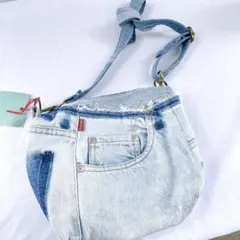 デニムリメイク ジーンズ　ショルダーポシェット　サコッシュ　ポーチ　肩掛け