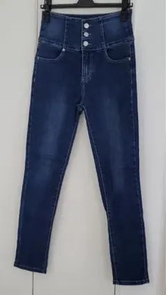 Item thumbnail for item 907e207b-5ce9-4712-a52e-b2cd2ac0d13f