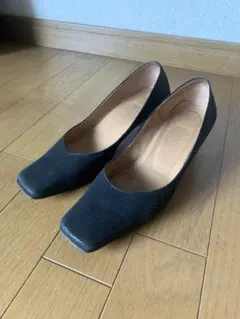 トラサルディ☆ブラック型押しレザーパンプス23㎝ヒール5㎝