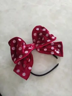 ディズニー　ミニー　カチューシャ　赤リボン
