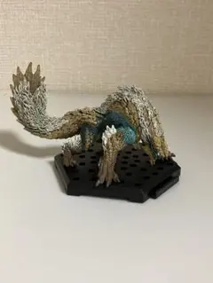 モンスターハンター スタンダードモデル 20周年 フィギュア ジンオウガ