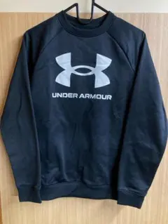 UNDER　ARMOUR ブラック トレーナー YXL