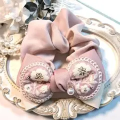 ⭐2999⭐❣️大人可愛い華やかアクセ❣️オリジナル✴インド刺繍リボンシュシュ