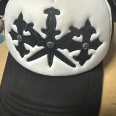 刺繍トラッカーキャップ 白黒