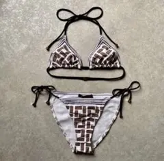 セパレート水着