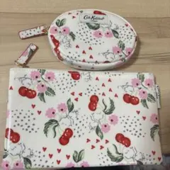 値下げ　Cath Kidston フラワーとチェリー ポーチとコインケース