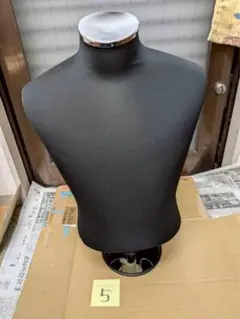 黒い男性用トルソー