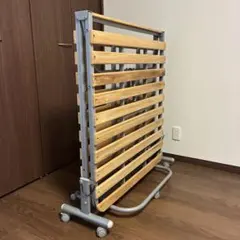 値下げ❗️】ブラウン折りたたみベッド キャスター付き - メルカリ