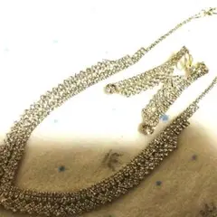 シルバー V字型 クリスタルストーン ネックレスイヤリングさセット