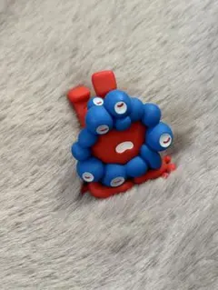 ミャクミャク色反転フィギュア ガチャ